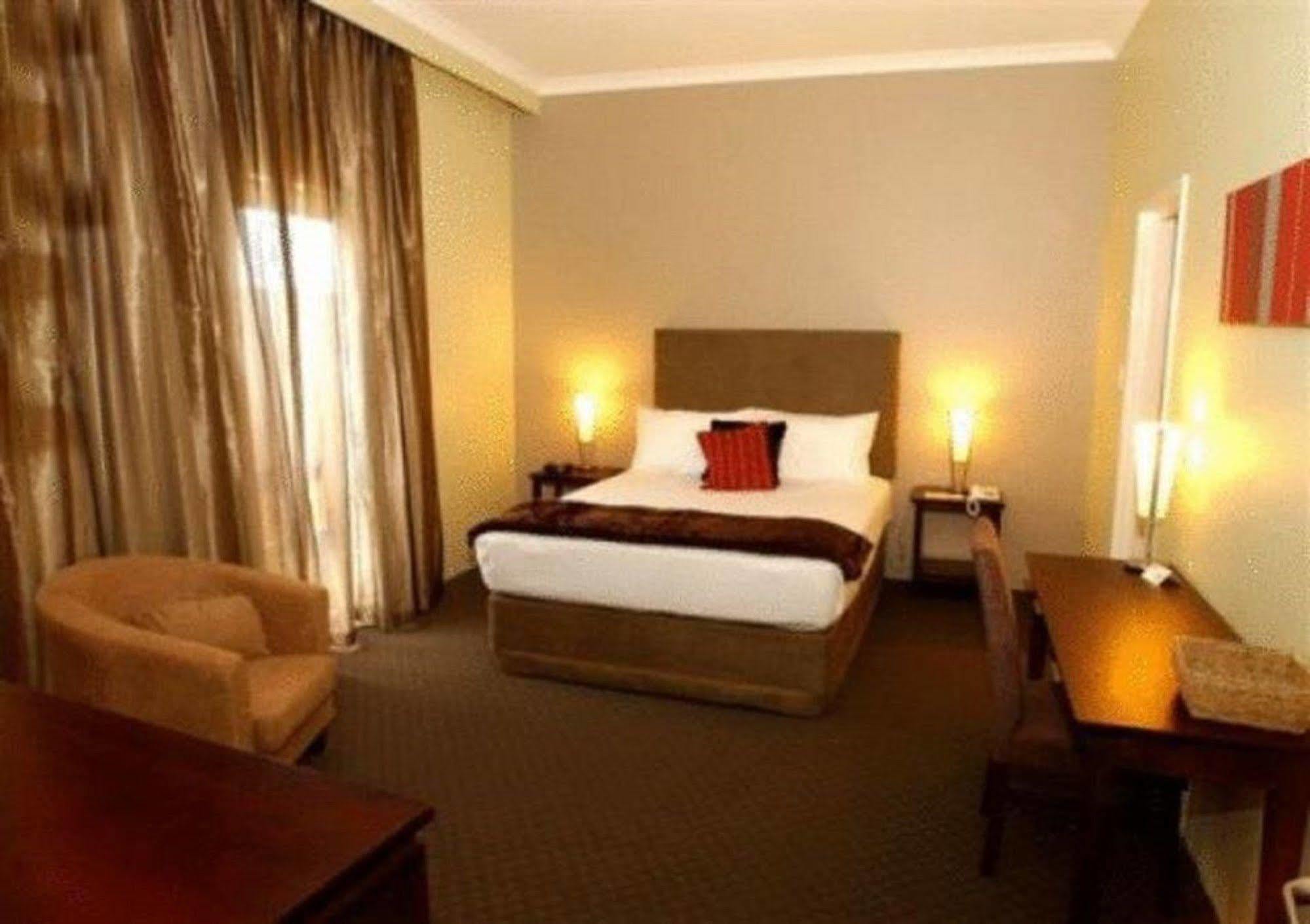 Joondalup City Hotel Perth Szoba fotó